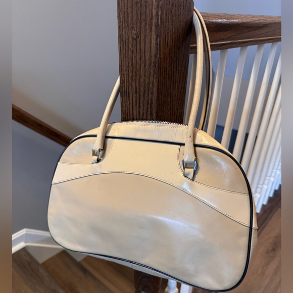 Vintage Prada Vitello Drive Bowler Bag. Classic and chic! - Picture 9 of 14